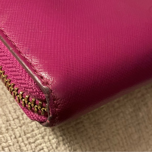 Tory Burch Zip Around Wallet - Picture 8 of 9